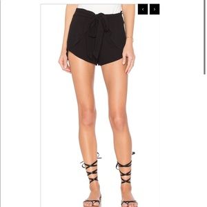 Indah island palm tie shorts in black